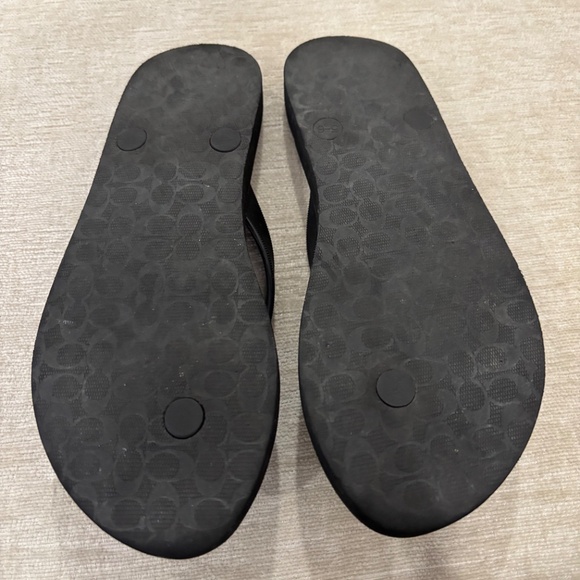 Coach Flip Flips - Picture 3 of 3